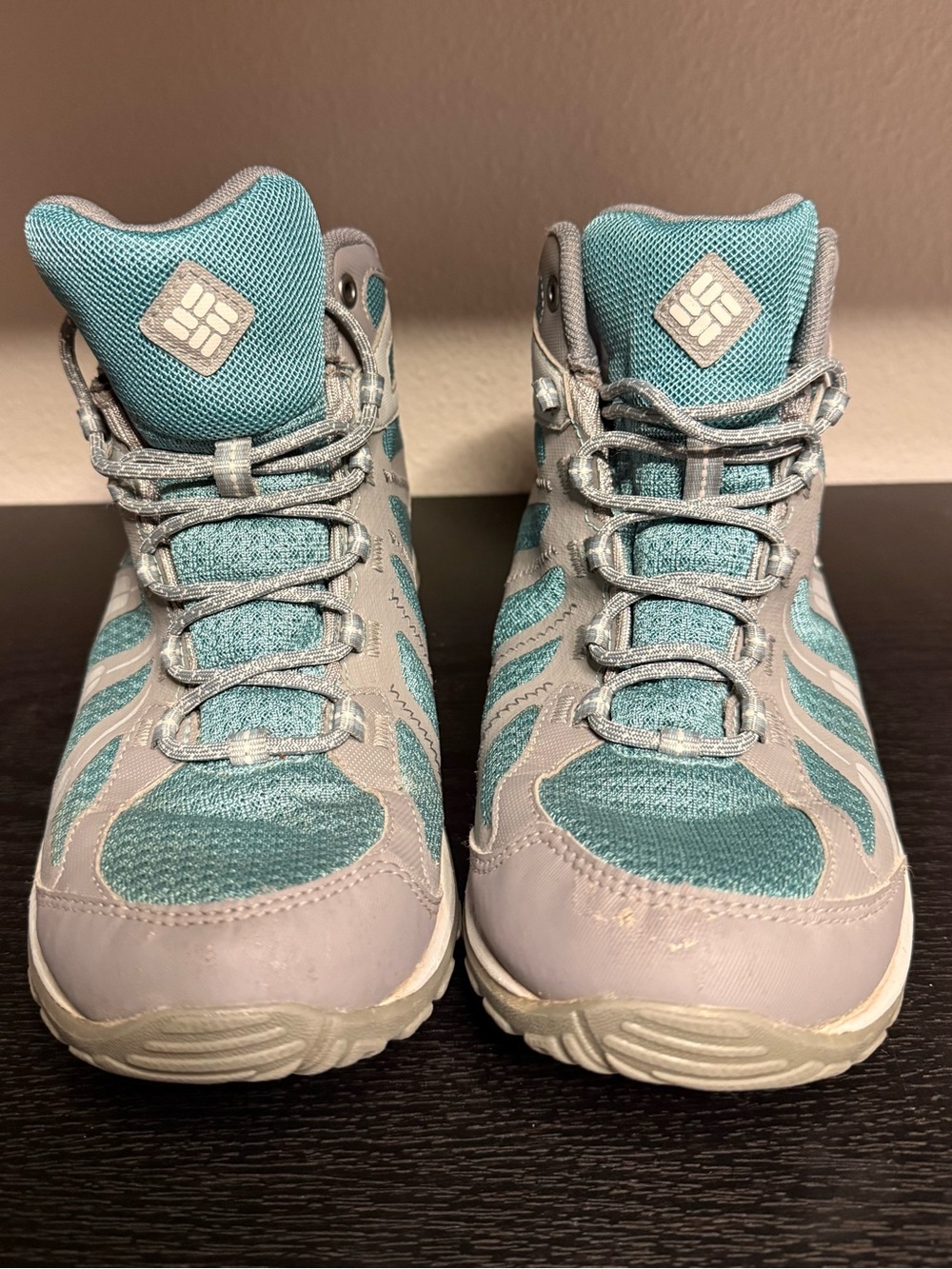 Columbia Granite Trail Waterproof Hiking Boots Grey Aqua Teal Mid Size 7 EUC